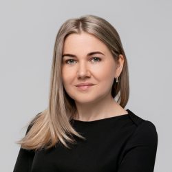 ALINA MYKOLENKO